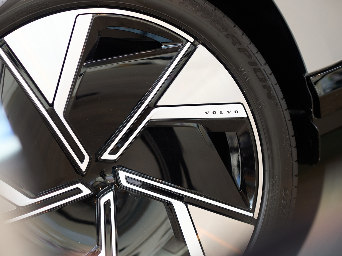 Volvo Осіння турбота. Баланс досконалості в кожному русі